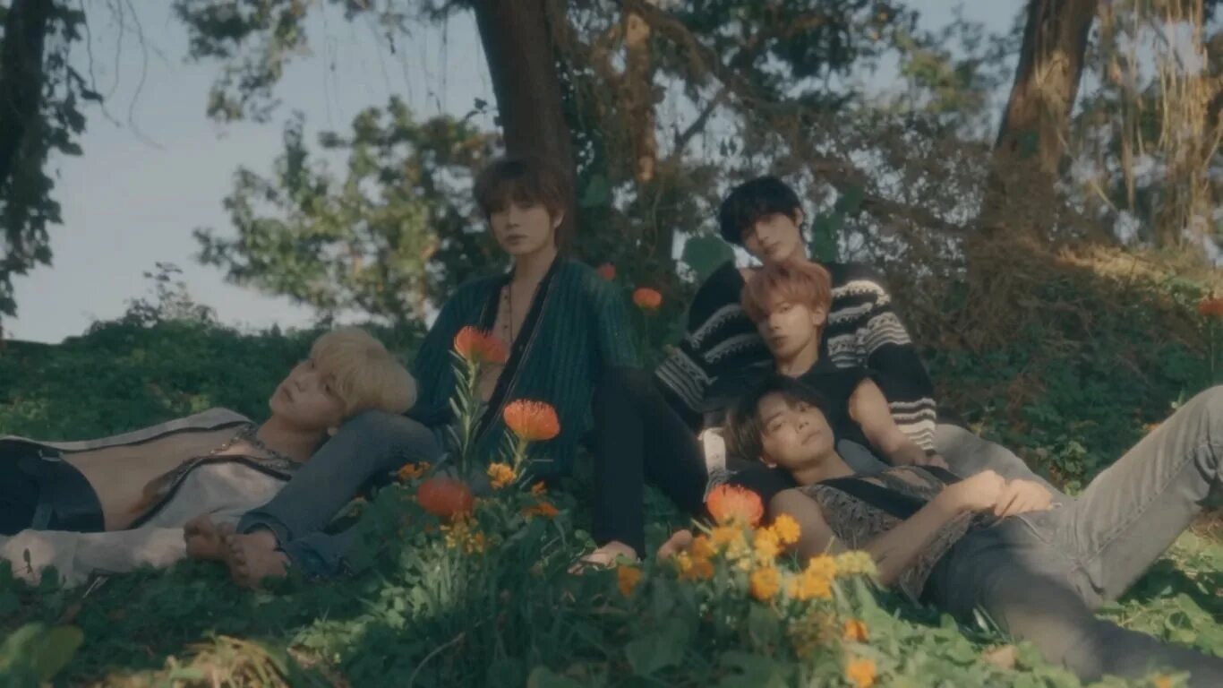 For tomorrow in sugar. Txt sugar rush ride альбом. Txt sugar rush. Субин sugar rush ride. Тхт шуга раш.