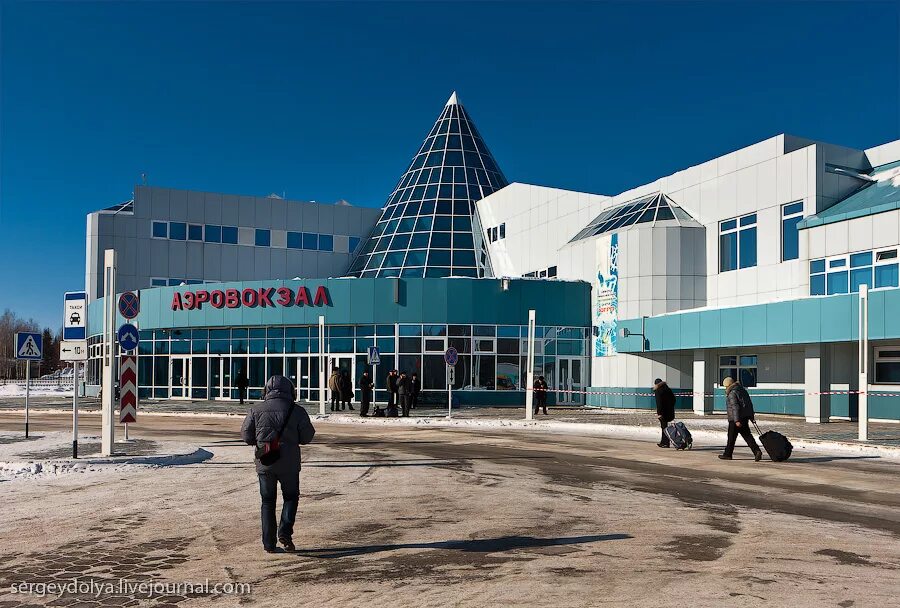 город югра ханты-мансийск. югорская энергетическая компания логотип. город ханты-мансийск с высоты птичьего полета. фонтан ротонда ханты-мансийск. центр города ханты мансийска.