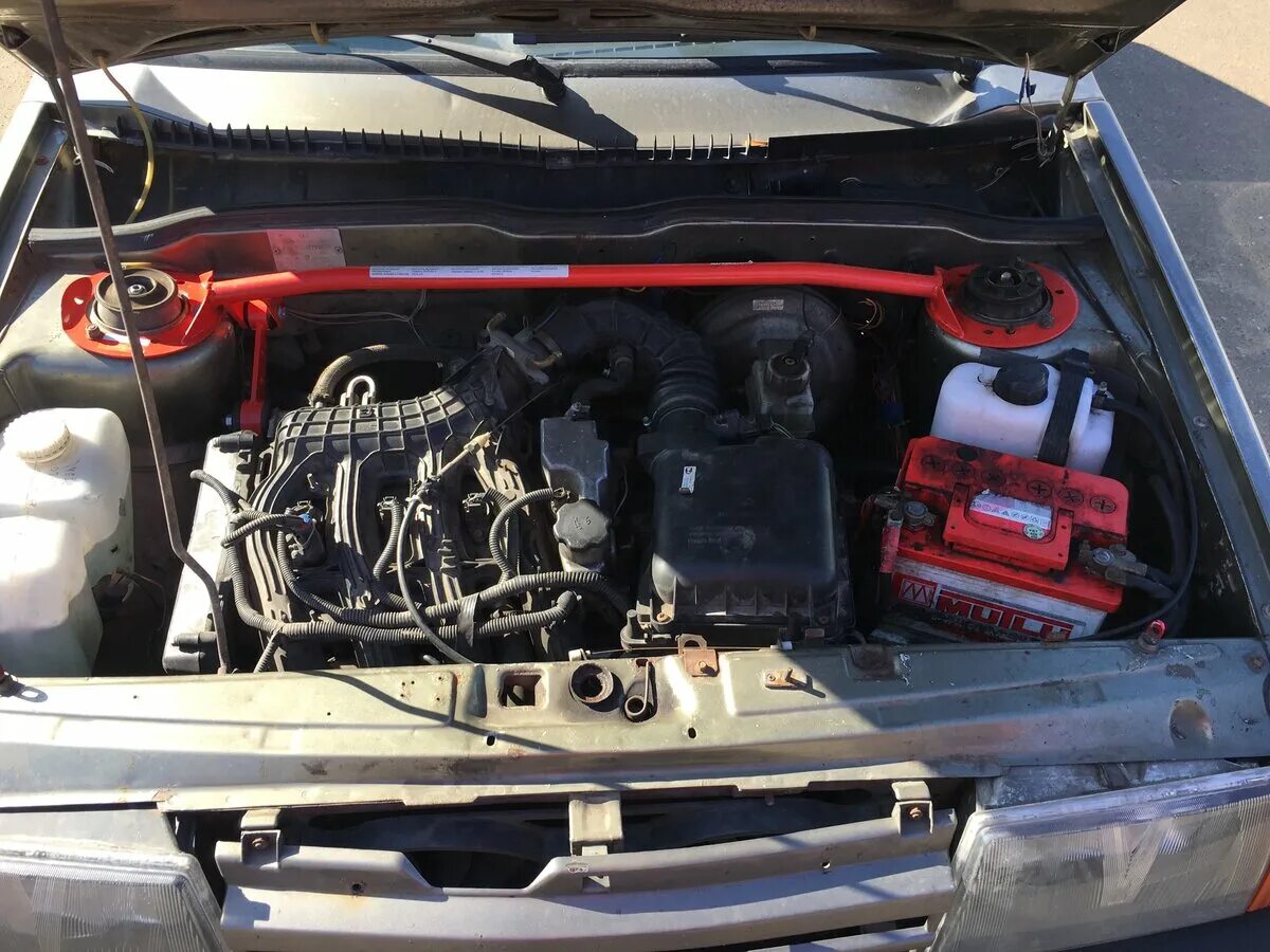 Подкапотка калина 1. Ваз 2112 пропуски зажигания 1,4 цилиндр. Где стоит верхняя гитара на приоре 2. Верхняя гитара двигателя на ваз 2172. 2112.