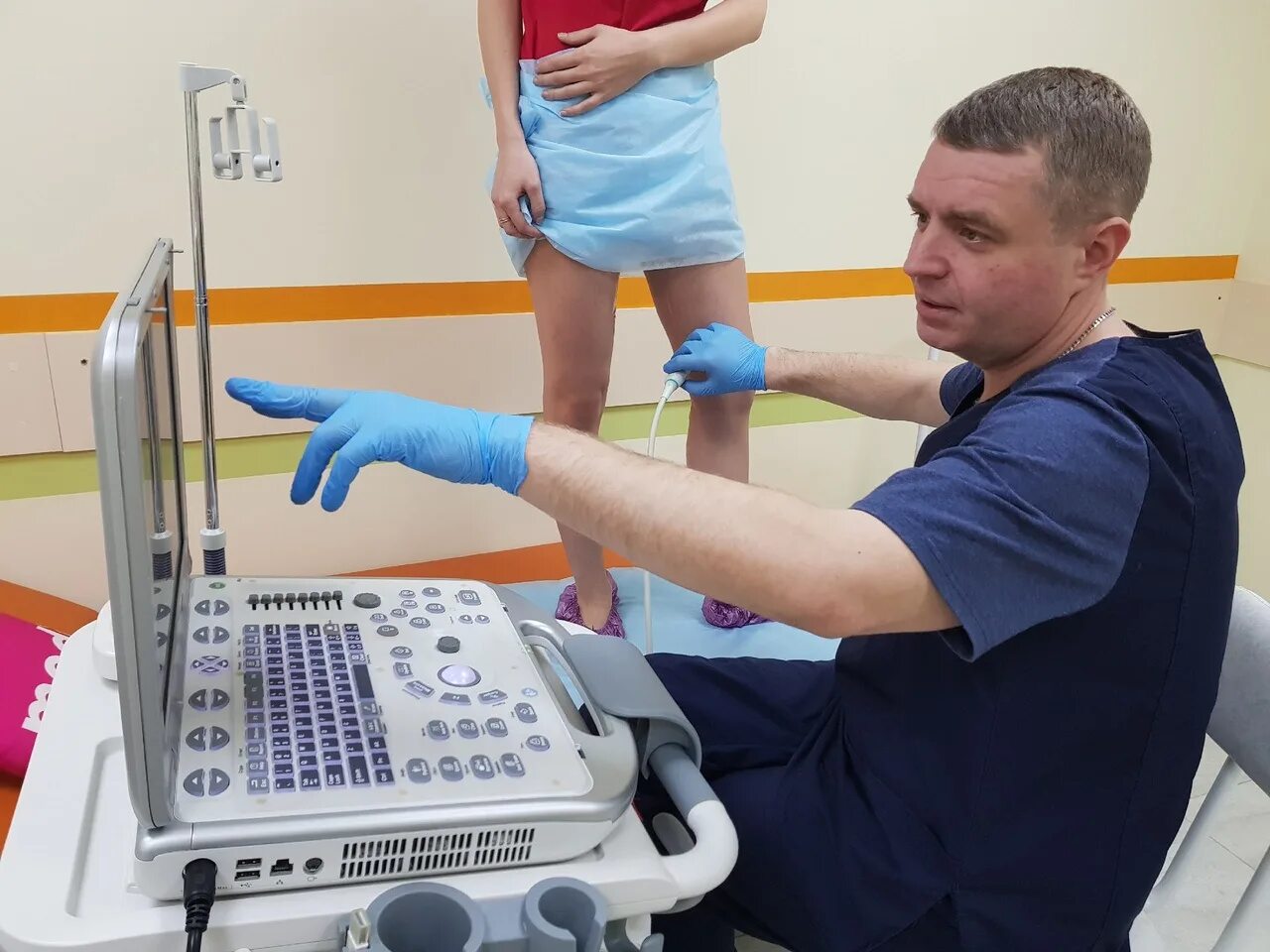 Консультация флеболога. Лечение варикоза в уфе. Флеболог краснодар. Клиника лазерной хирургии варикоза. Сосудистые хирурги олмед.