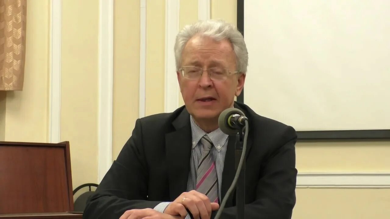 Катасонов последняя лекция. В ю катасонов последние выступления сентябрь. Последнее видео на ютубе катасонова. Доктор экономических наук катасонов валентин юрьевич. Последнее видео на ютубе катасонова.