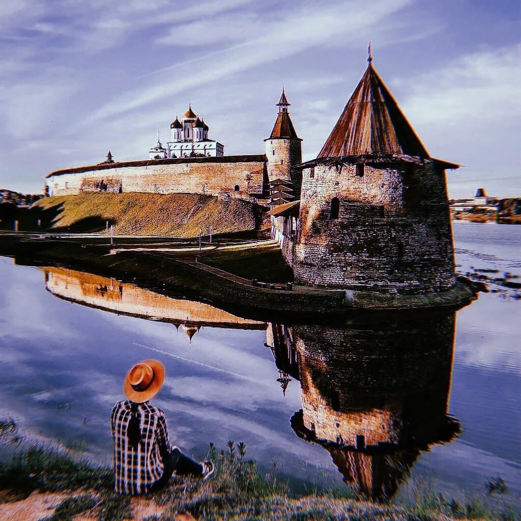 Русский старый городок. Псков в древней Руси. Древняя Русь город Псков. Псков и река древняя Русь. Древнерусский город Псков.