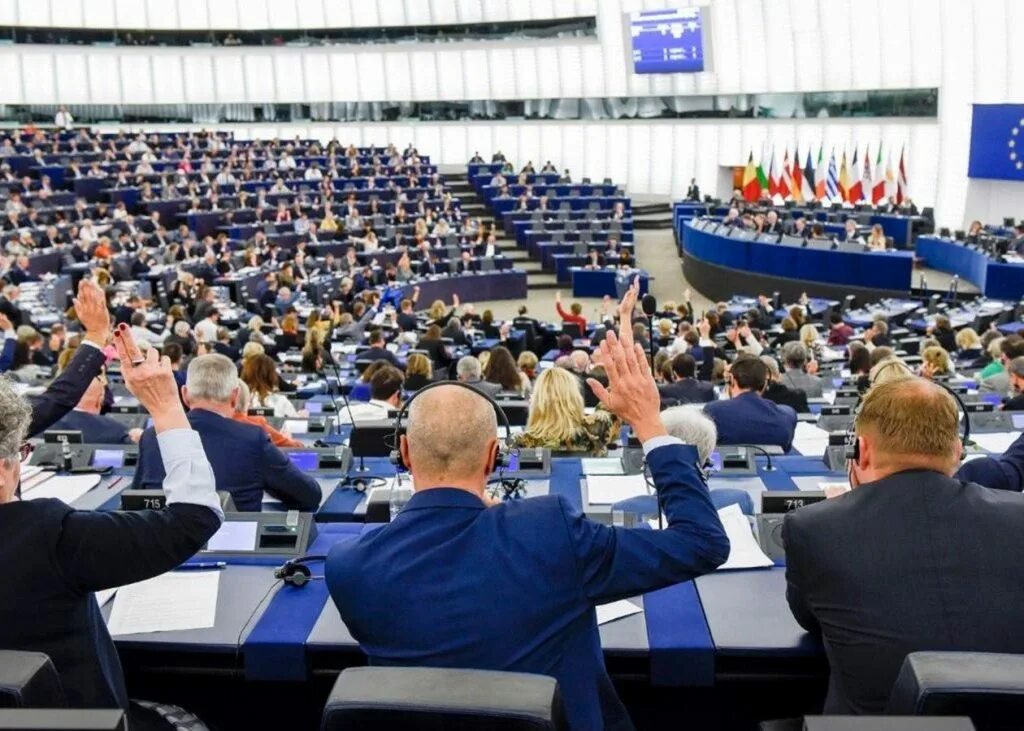 Европейский парламент ЕС. Депутаты европейского парламента. Заседание Европарламента. Европейский парламент заседание.