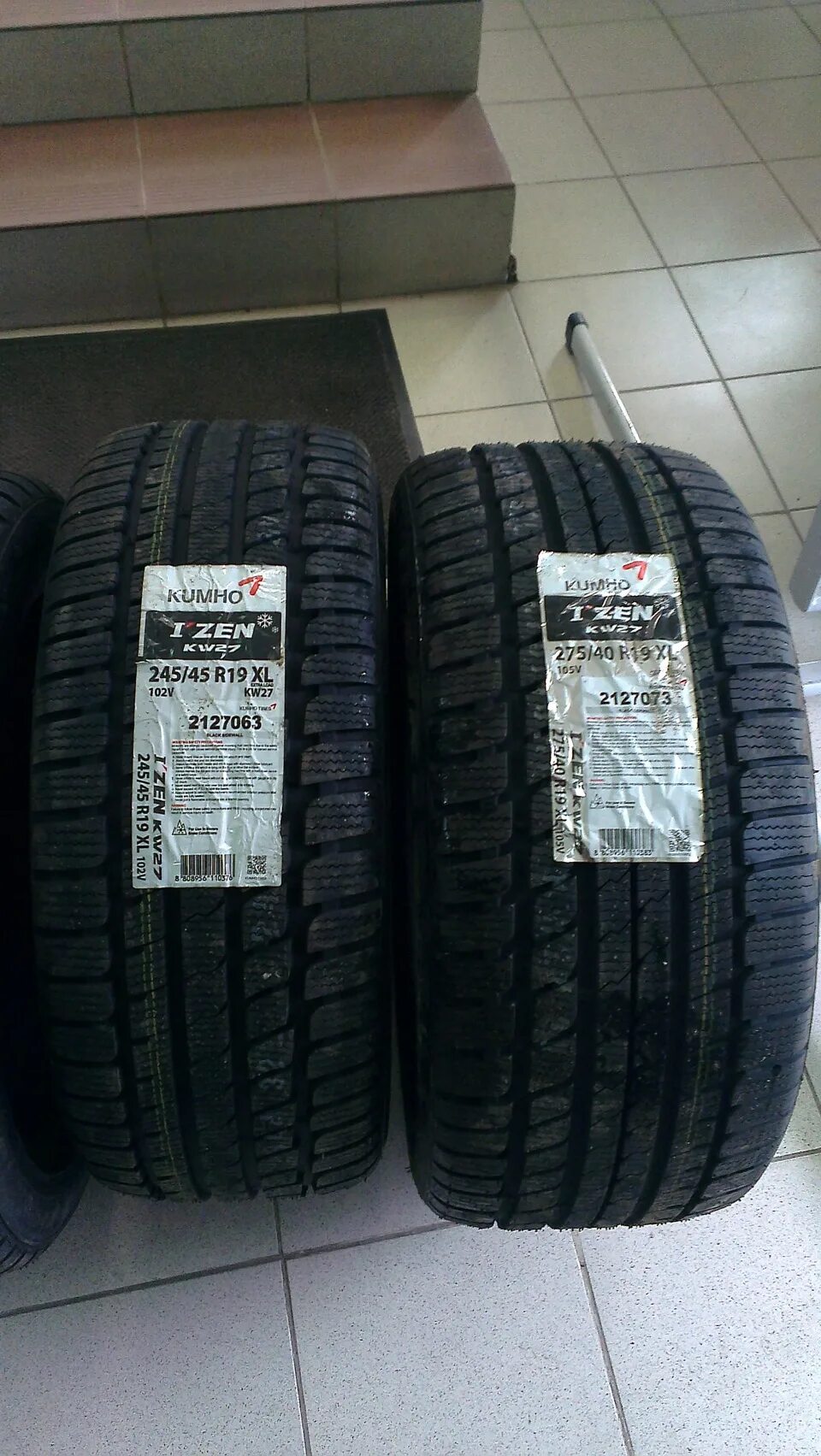245/45 p18 evergreen eu72. Jinyu ys77. 245 72. Hankook kinergy 4s. Kumho wp72.