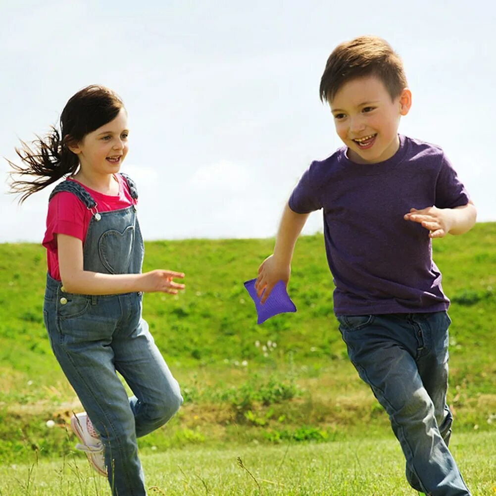 Дети шумят в саду. Буква а с глазками и ручками. Веселые буквы. Буквы д и т. Сказочные буквы для оформления.