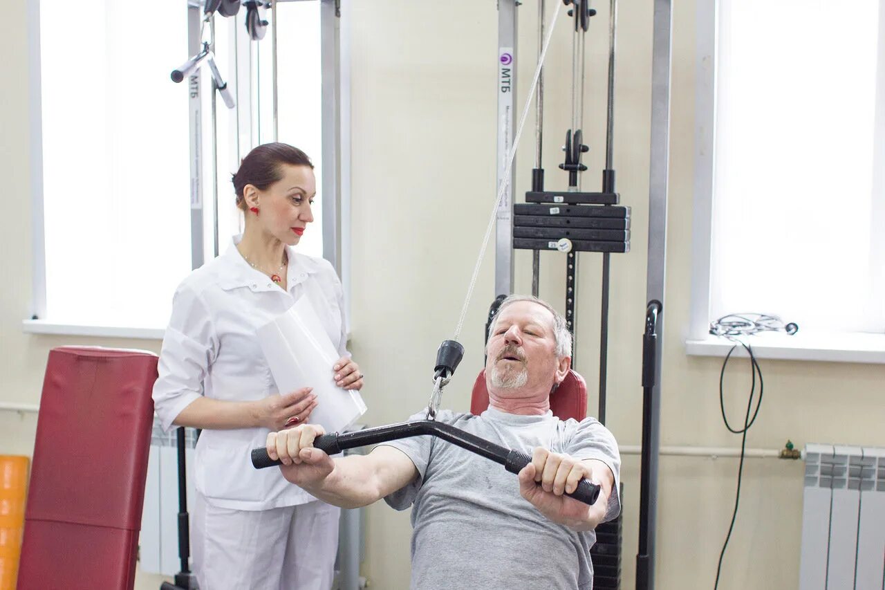 Центр реабилитации прием врачей. Центр реабилитации прием врачей. Клиника лядова. Кб расписание работы. Буклет диспансеризация населения.