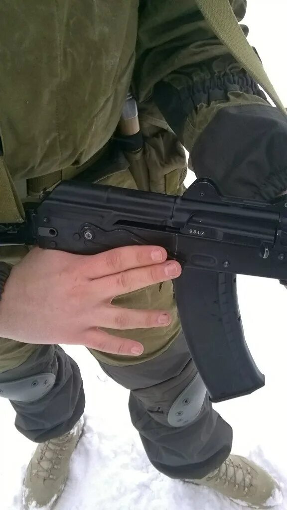 Можно ли таскать автомат. Ремень для ак 74. ношение автомата. ак 74м с ремнем. способы ношения автомата.