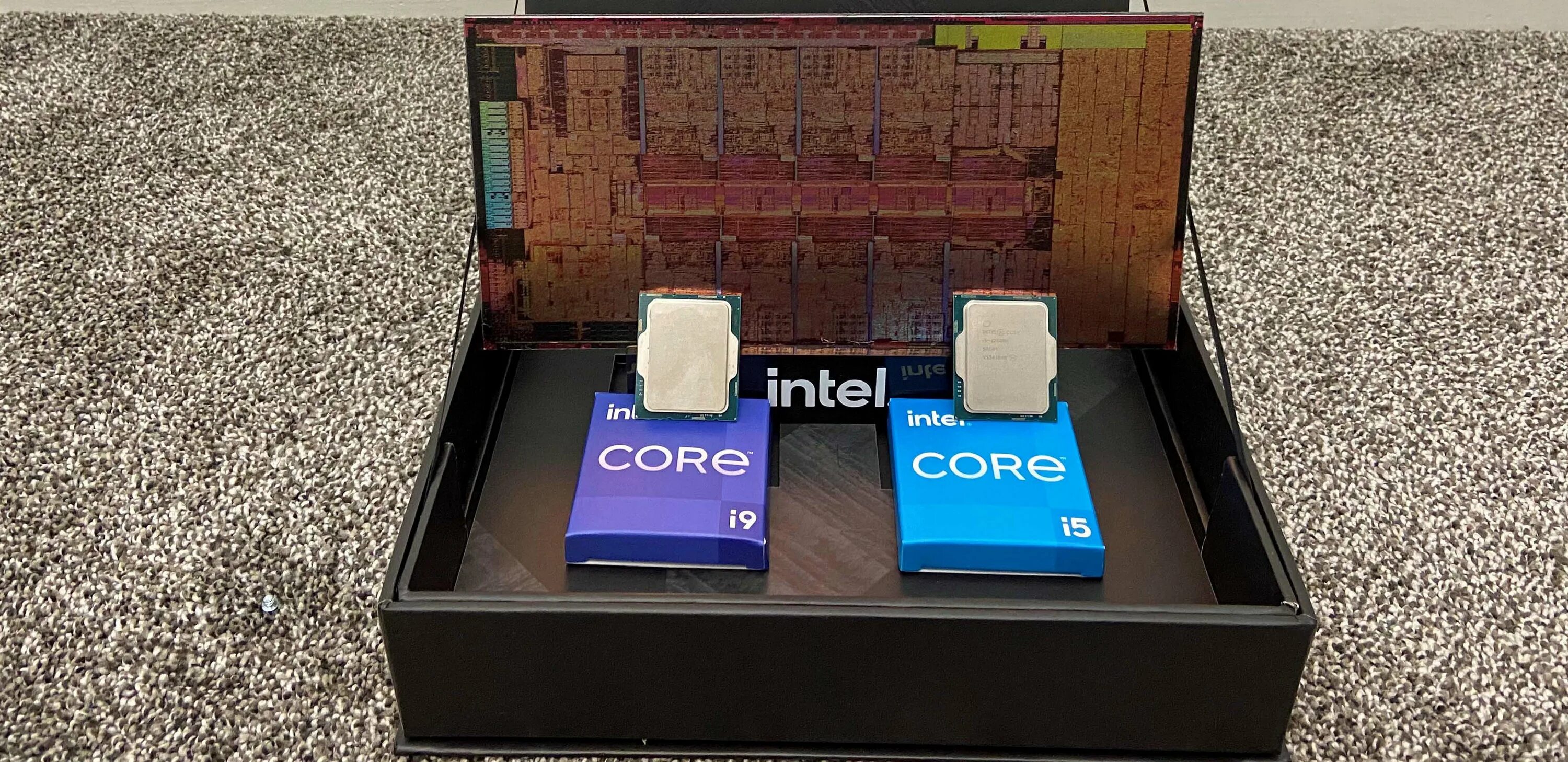 Intel Core i5 12600k. I9 12900k. 12600k Box. Intel i9-12900k коробка.