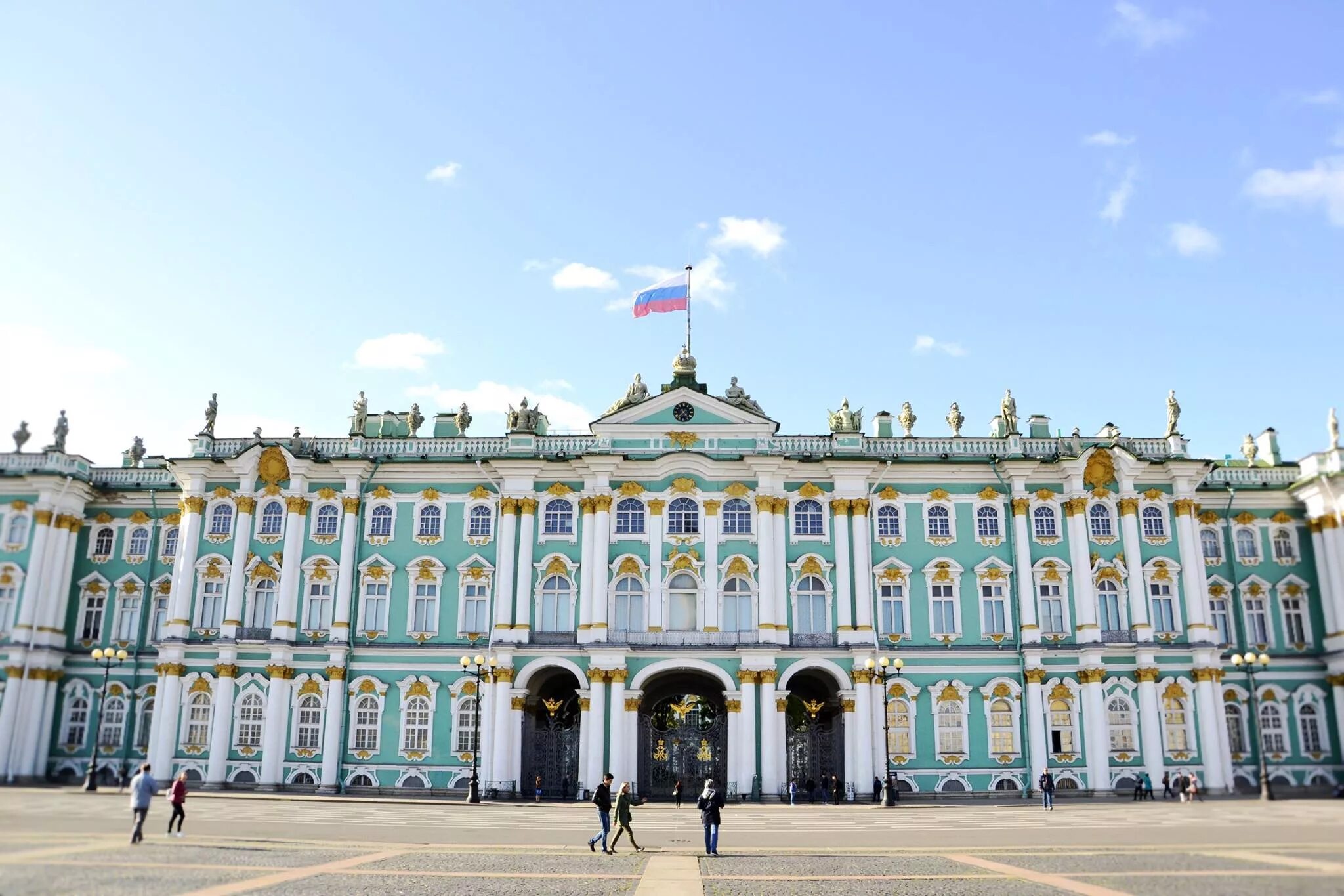 Музей Эрмитаж в Санкт-Петербурге. Зимний дворец Санкт-Петербург. Дворец музей Эрмитаж. Санкт-Петербург Эрмитаж зимний дворец. The state hermitage