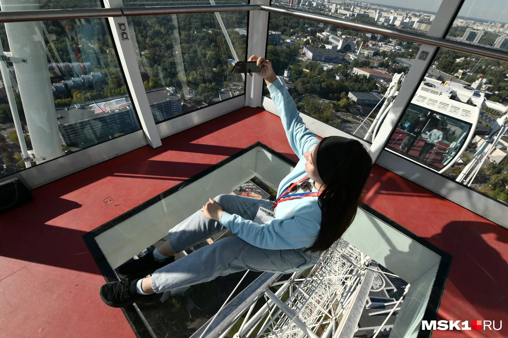 Каток на вднх 2023. Речной вокзал москва парк. Парк вднх москва 2022. Парк горького москва новый год 2022. Каток на вднх 2022.