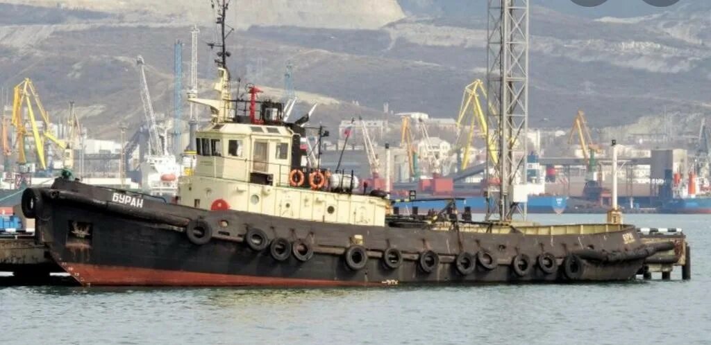 Судно буран водный транспорт. Буксир буран калининград. 8227111 буран. Буксир буран. Проект 1437 тип цемес.