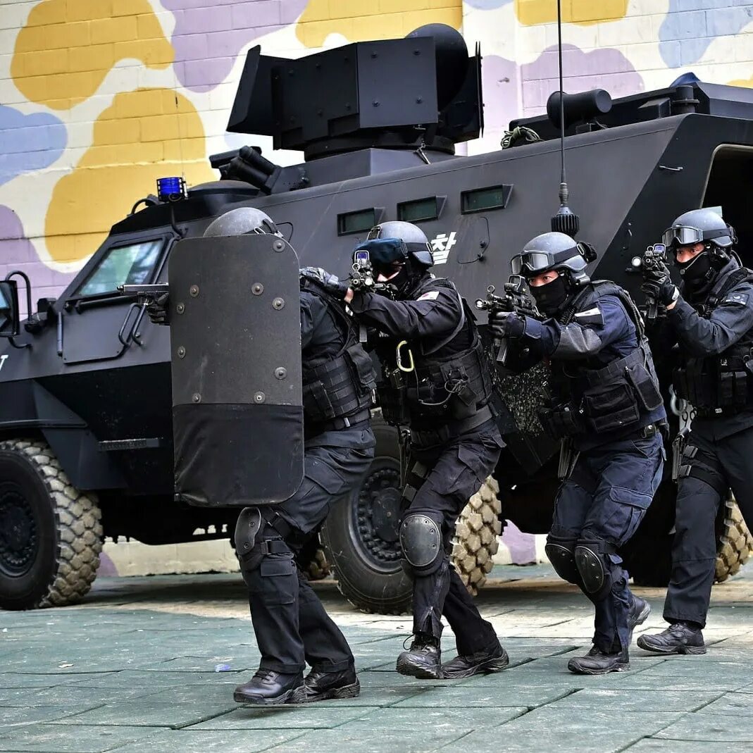 Что такое сват в инете. Спецназ америки swat. спецназ полиции сша swat. полицейский спецназ сша. сват спецподразделение.