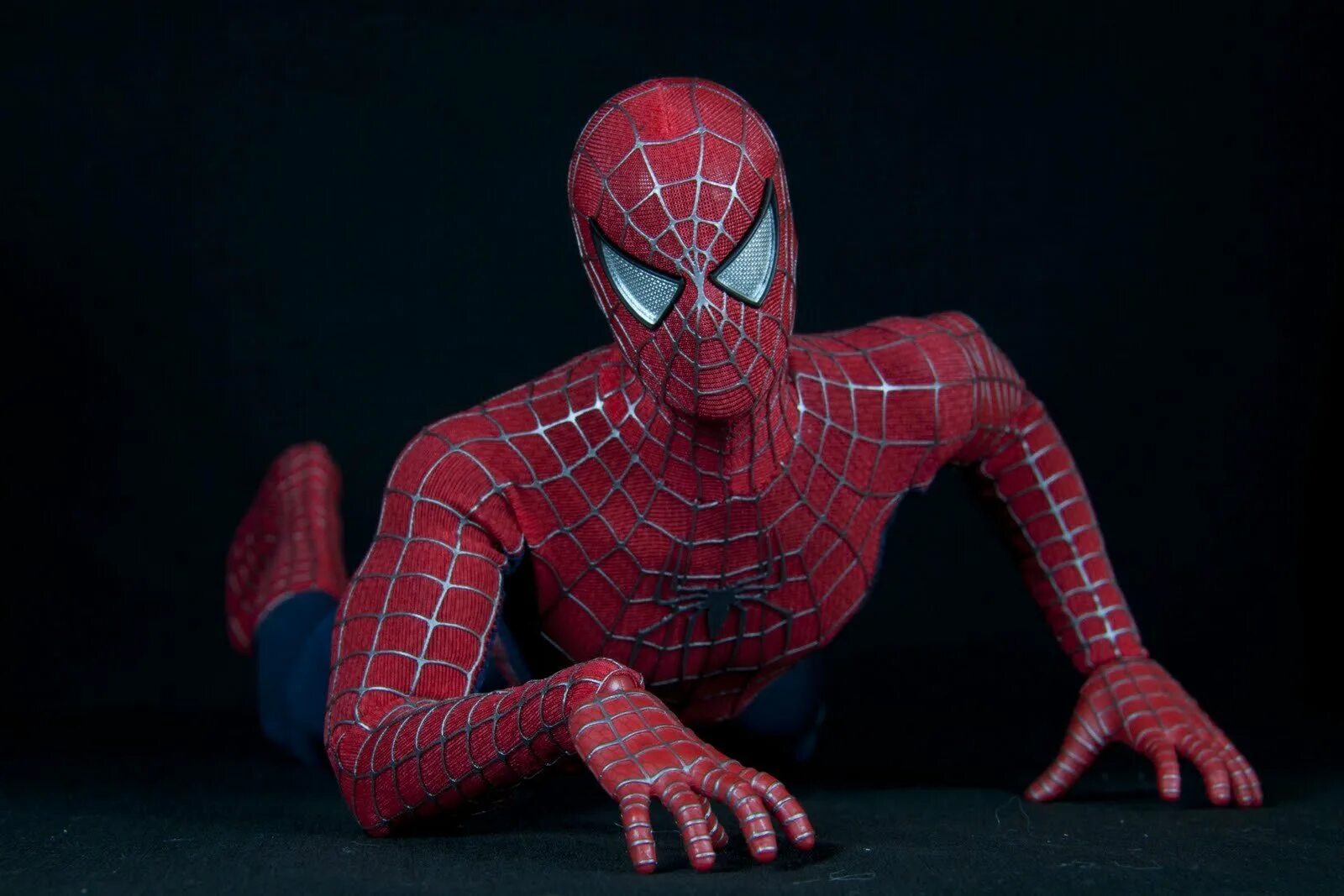 Человек паук биография. Hot Toys Spider man Sam Raimi. Spider man Sam Raimi Toy. Игрушки человека паука Сэма Рэйми. Hot Toys Spider man 2002.