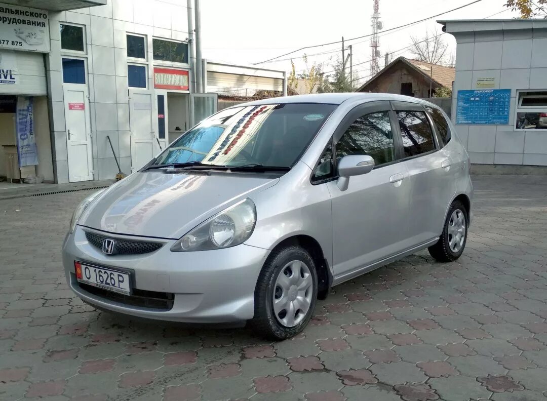 Хонда фит 1 поколение. Honda Fit 1 поколение. Хонда Fit 1 поколения. Honda Fit 1 поколение белый. Honda Fit (first Generation).