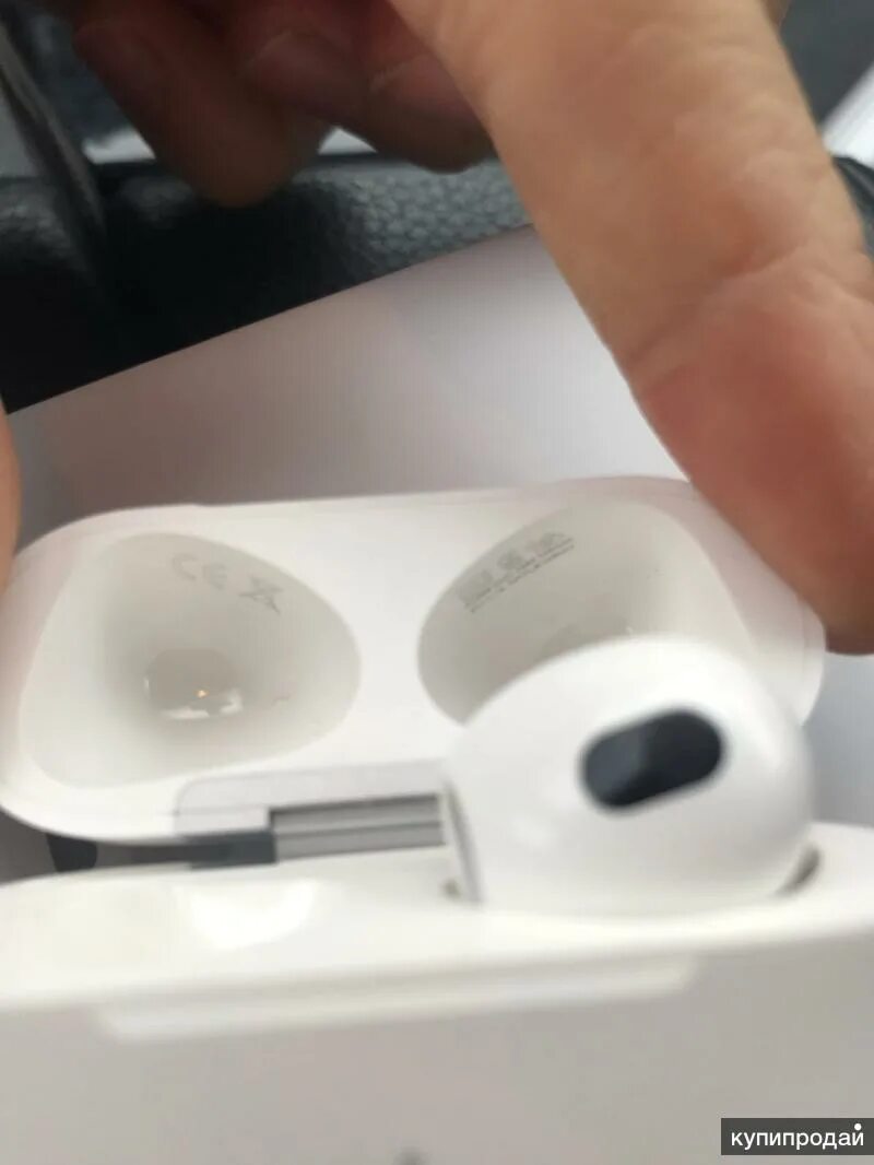 Просвет крышки AIRPODS 3. AIRPODS 3 на просвет. Крышка кейса AIRPODS Pro на просвет. Кейс аирподс про внутри.