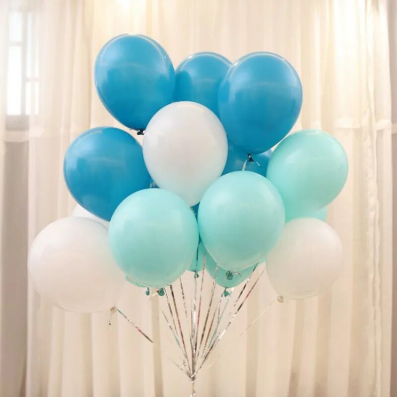 Шары сочетание цветов. Сине белые шары. Воздушные шары. Бело голубые шары. Красивое сочетание воздушных шаров.