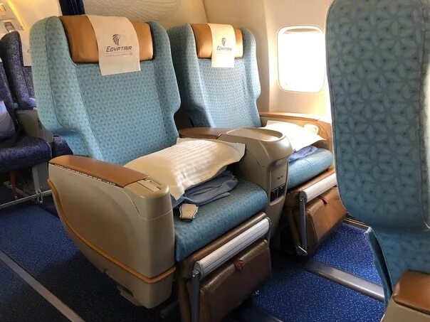 Egyptair бизнес класс фото Review: EgyptAir Business Class, Paris to Cairo on A330-300
