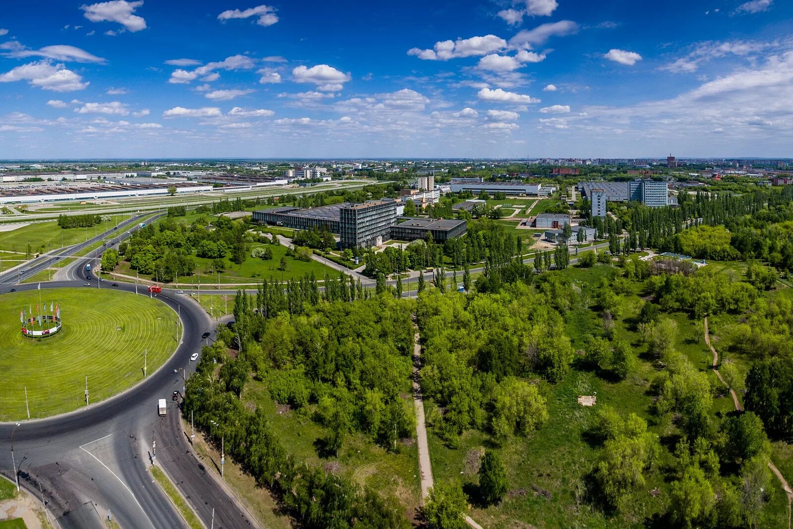 Парк тольятти автозаводский. Парк Татищева Тольятти. Парк Автозаводского района Тольятти. Современный Тольятти. Набережная АВТОВАЗА Тольятти.