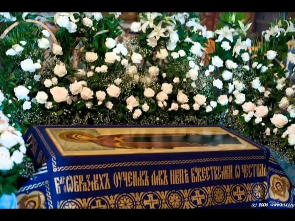 Храм христа спасителя успение пресвятой богородицы. Успение пресвятой богородицы плащаница. успение богородицы плащаница. погребение плащаницы на успение.