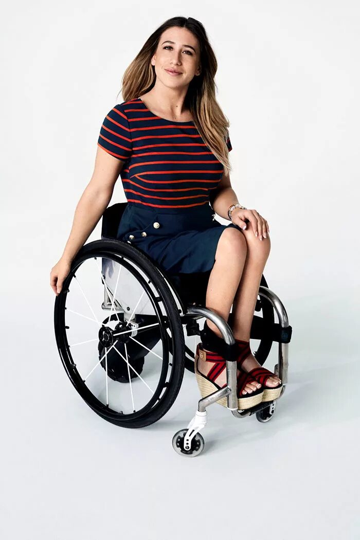 Жить с инвалидностью. Tommy Hilfiger Adaptive коллекция. Люди с ограниченными возможностями. Люди с инвалидностью.