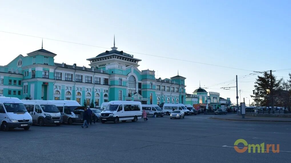 Вокзальная площадь Омск. Площадь вокзал Омск. Омская Привокзальная площадь. Вокзальная площадь Тюмень.