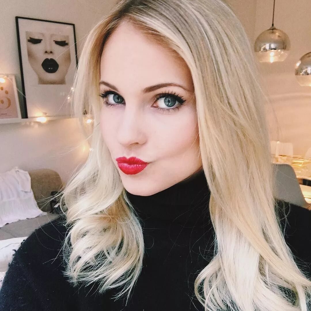 Emilie Nereng. Emilie VOE Nereng. Селфика