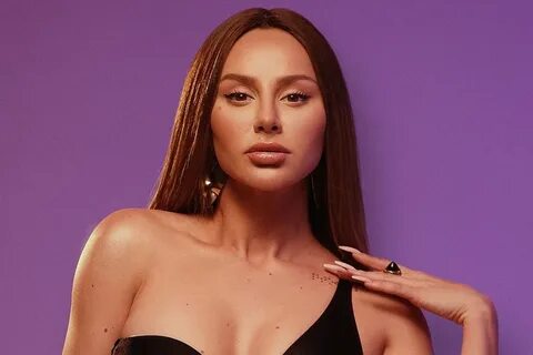 Орыс порно: Директор трахает студент онлайн