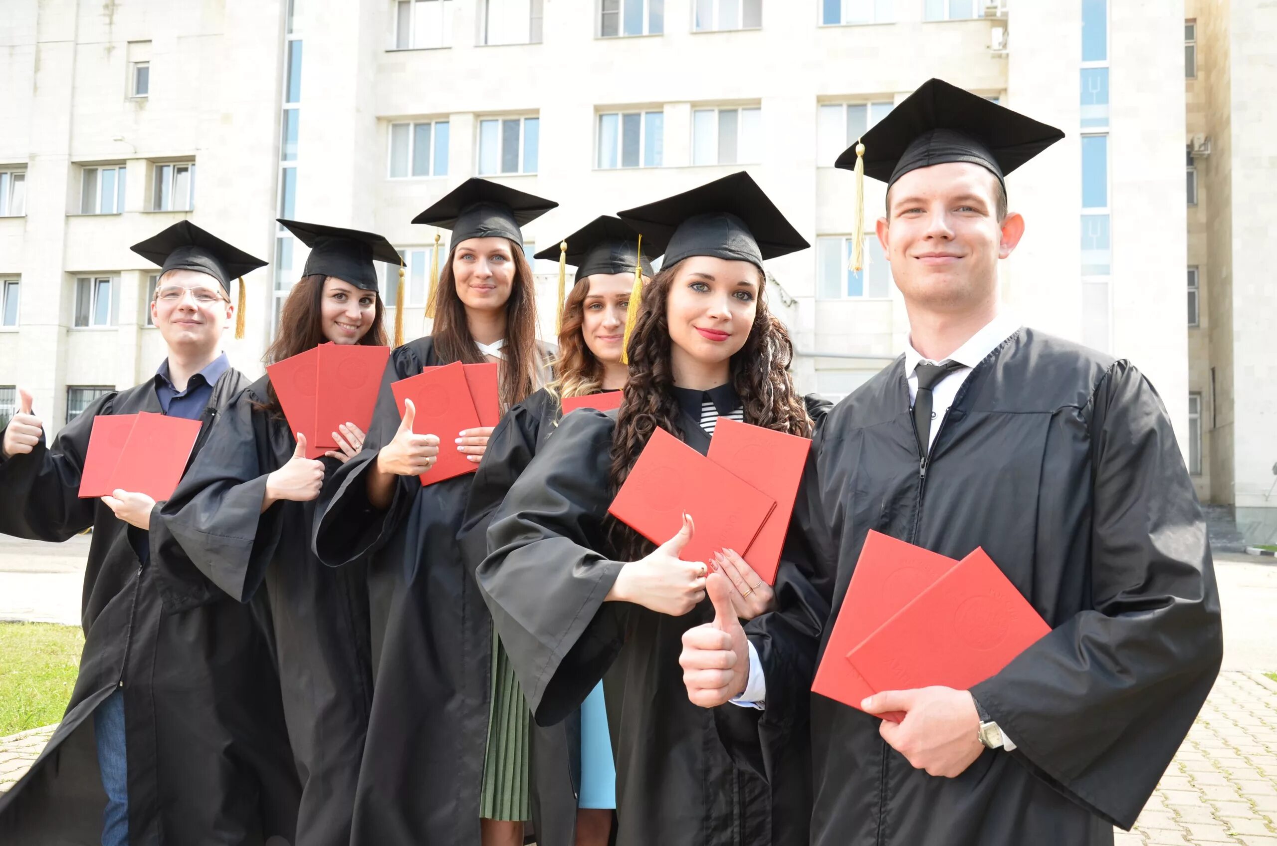 Дистанционная магистратура в государственном вузе. УЛГУ выпускники 2022. УЛГУ Ульяновский государственный университет специальности. УЛГУ Ульяновский государственный университет форма. Студенты УЛГУ выпускники.