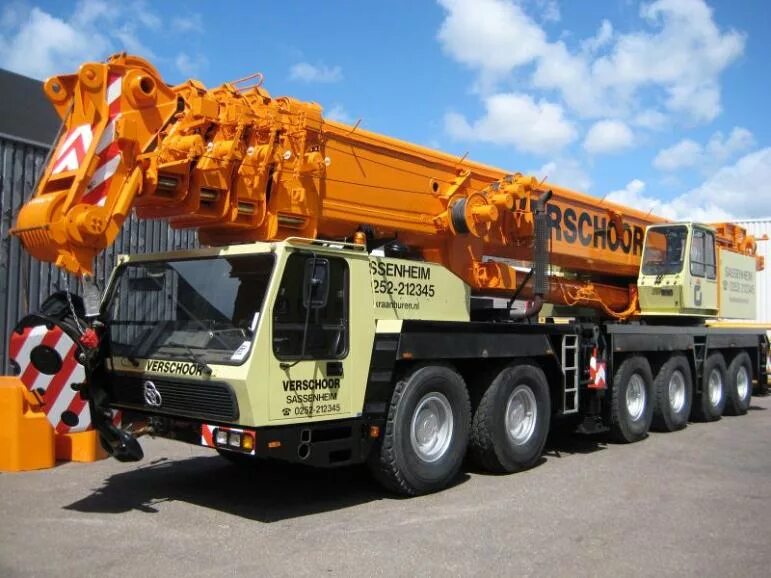 Кран грузоподъемностью 100 тонн. Краны ивановец 100т. Liebherr ltm 100 тонн. Автокран ивановец кс-8973. Кран грузоподъемностью 100 тонн.