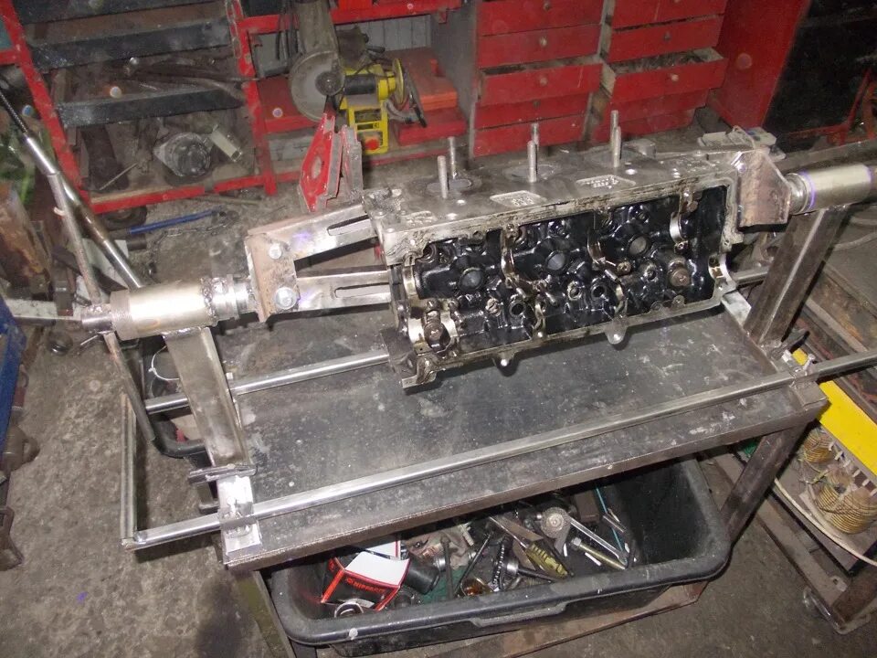 Стенд для опрессовки гбц камаз 740. Кантователь двигателя ваз 21083. Стенд для гбц. Стенд для гбц. Стенд для ремонта гбц pr1200.