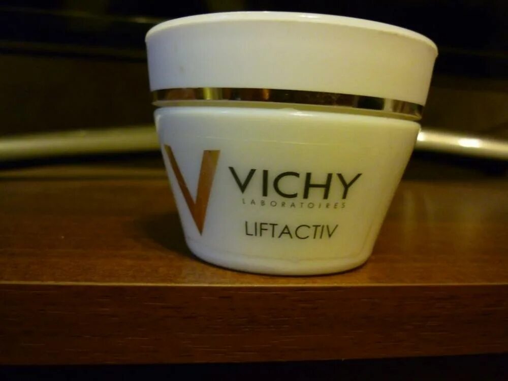 Крем против морщин vichy liftactiv. Лифтактив Дерморесурс. Виши Дерморесурс. Виши Лифтактив крем против морщин для упругости. Крем для упругости кожи лица +35 виши.