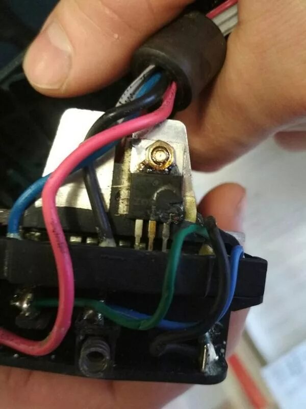 Транзистор от компьютерного блока питания 2sc265. Какой транзистор стоит. Блок питания на транзисторе 13005. Ппсв 30-2т распиновка. Полевой транзистор 50n06.