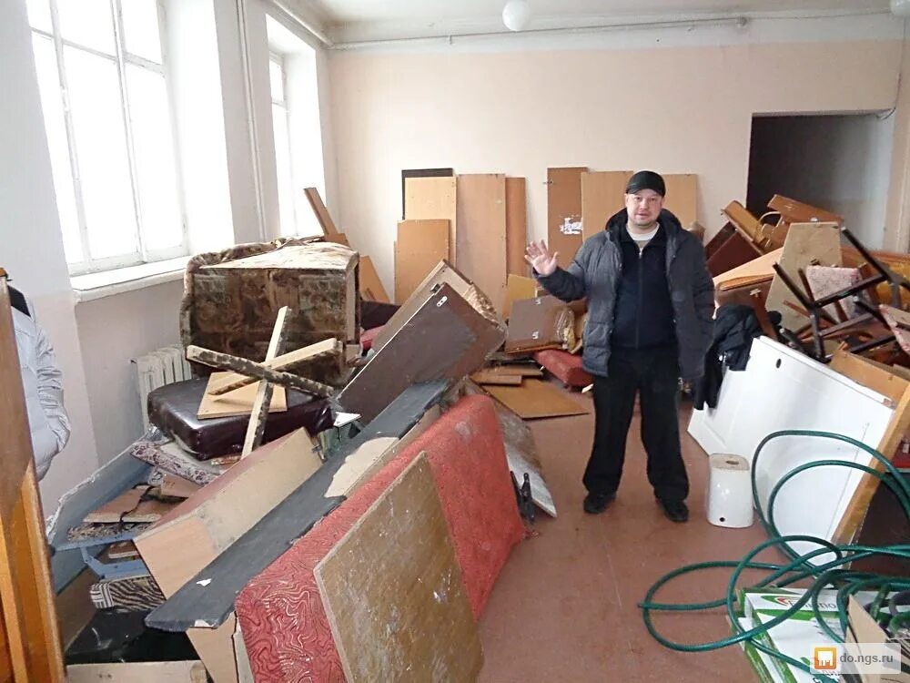 Вывожу старую мебель