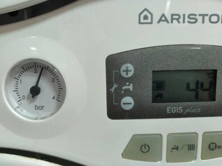 Ariston egis 24. Котел Аристон Egis Plus 24 FF. Аристон ЭГИС плюс 24. Ariston Egis Plus 24ff. Аристон Egis Plus 24 FF плата 40190011303.