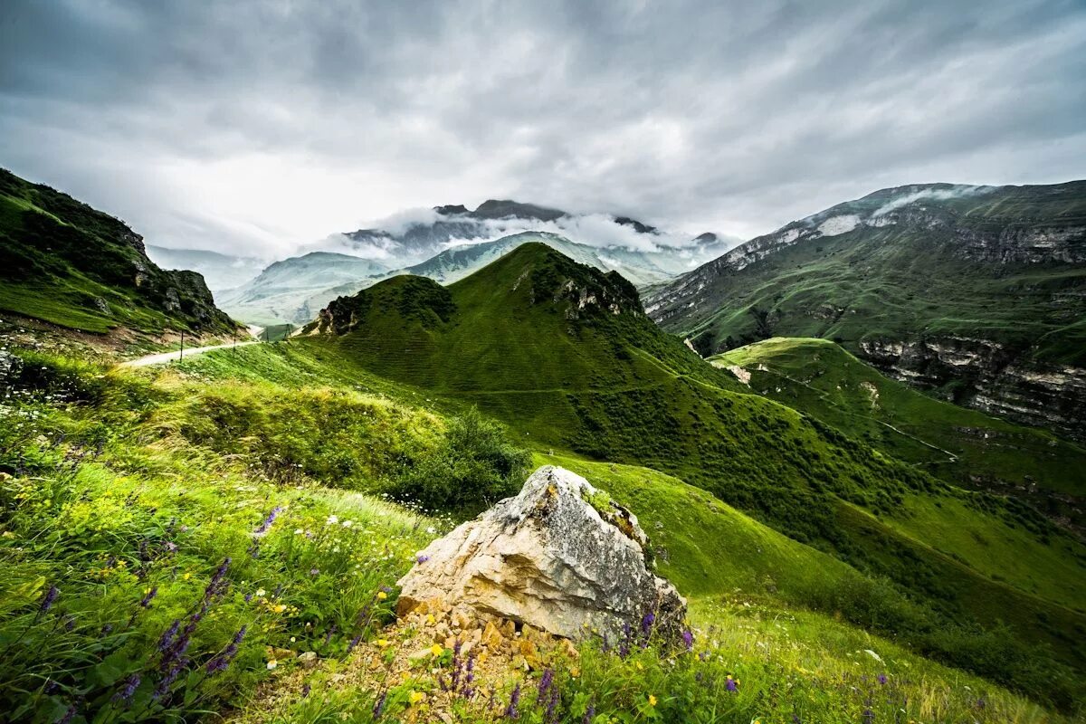 Кусары горы. Природа Азербайджана Шахдаг гора. Горы Кавказа Кусары. Горы Азербайджана Габала. Азербайджан горные