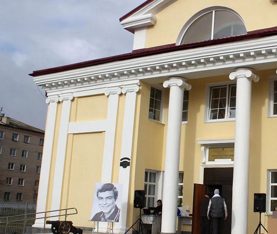 школа 1 еманжелинск. еманжелинск площадь. новейшая школа. еманжелинск новая. дк им ленина красногорский челябинская область.