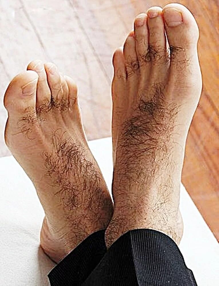 Hairy foot. Ножки мужские.