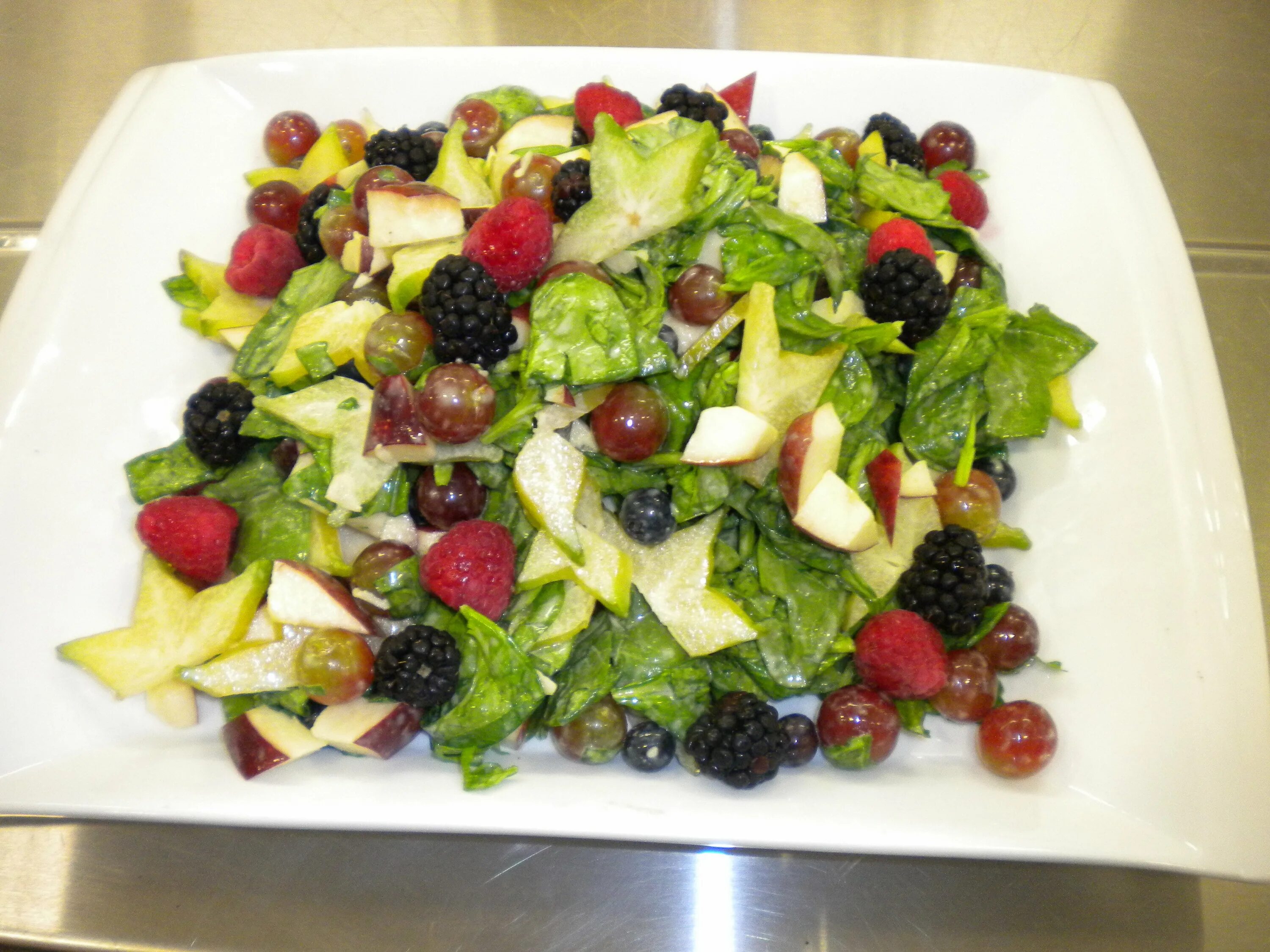 Семга с салатом табуле. Овощной салат для диабетиков. Салат для диабетиков. Салаты при сахарном диабете. Салаты.