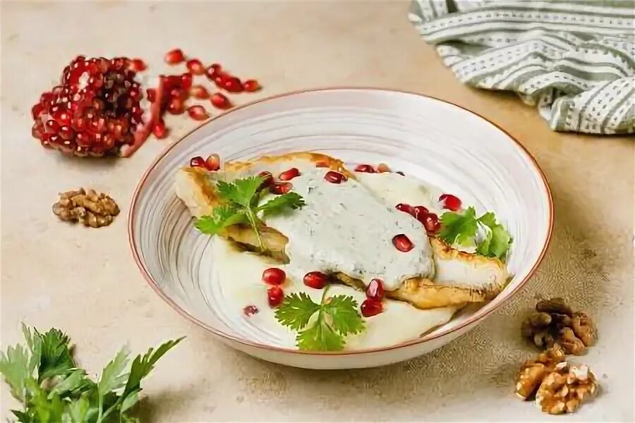 Салат с ростбифом и кунжутным соусом. Хинкали. Хинкали хо томск. Хинкали хо томск меню. Хинкали хо томск.