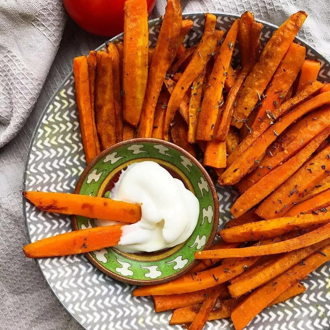 Морковь отварная. Морковь. Морковка еда. Пучок морковки. Морковь свежая.