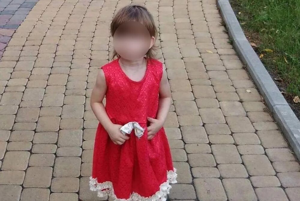 Маленькую девочку пятилетнюю