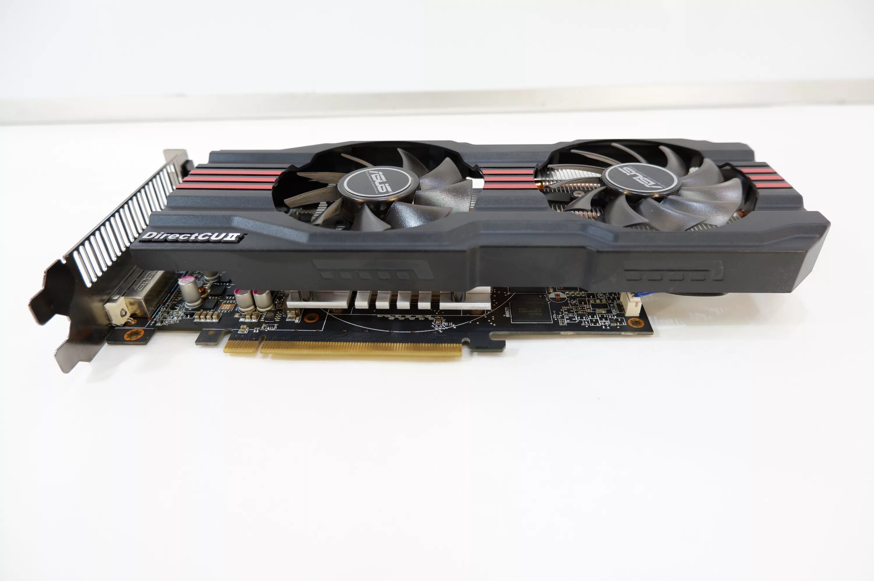 Видеокарта ASUS hd7850. Радеон 2 гб