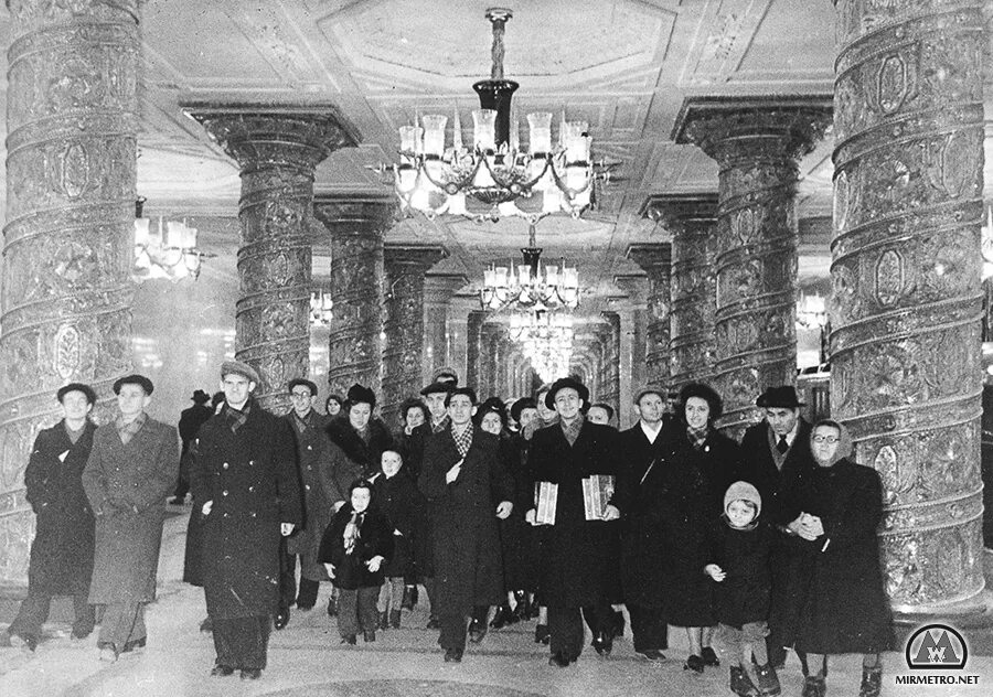 первая линия метро в лондоне 1863. открытие московского метрополитена 1935. открытие первой линии московского метрополитена 1935 год. первая линия московского метро 1935. метро автово 1955 год.