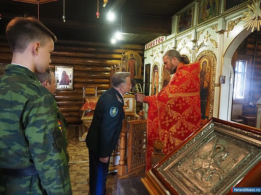 Принятие присяги казачьего войска в храме. Принятие в присяги Казаков в храме. Принятие присяги казачьего войска в храме 2016 года. Приняли присягу на верность