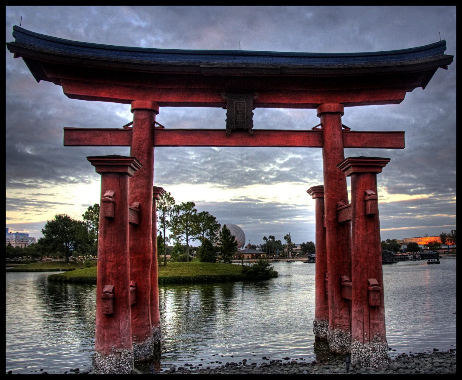 Япония врата синтоизм. Ворота в храм в японии. Японская арка тори. Арка тори. Японские тори.