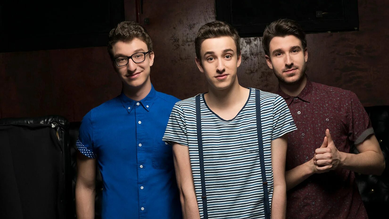 Ajr smallest. Группа ajr. ajr солист. ajr neotheater.