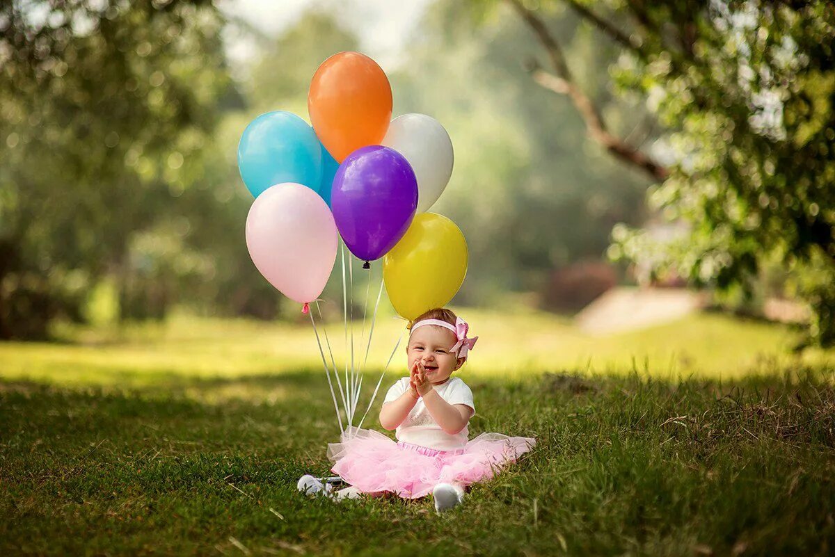 Дети с воздушными шарами. Фотосет с воздушными шарами. Фотосессия ребенка с шарами.