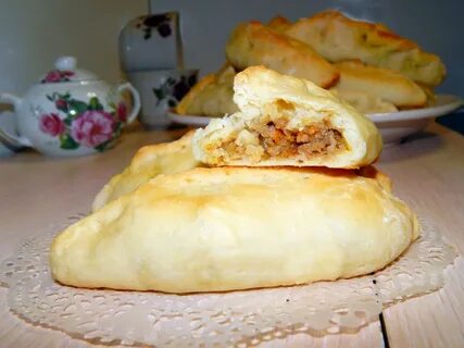Дрожжевое тесто с мясом и картошкой
