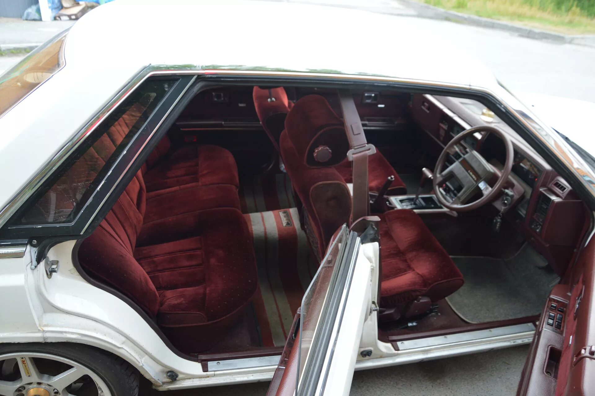 Машины без стоек. Nissan laurel без центральной стойки. Машины без стоек. Nissan laurel c33 открытые двери. Nissan laurel c33 кузов.