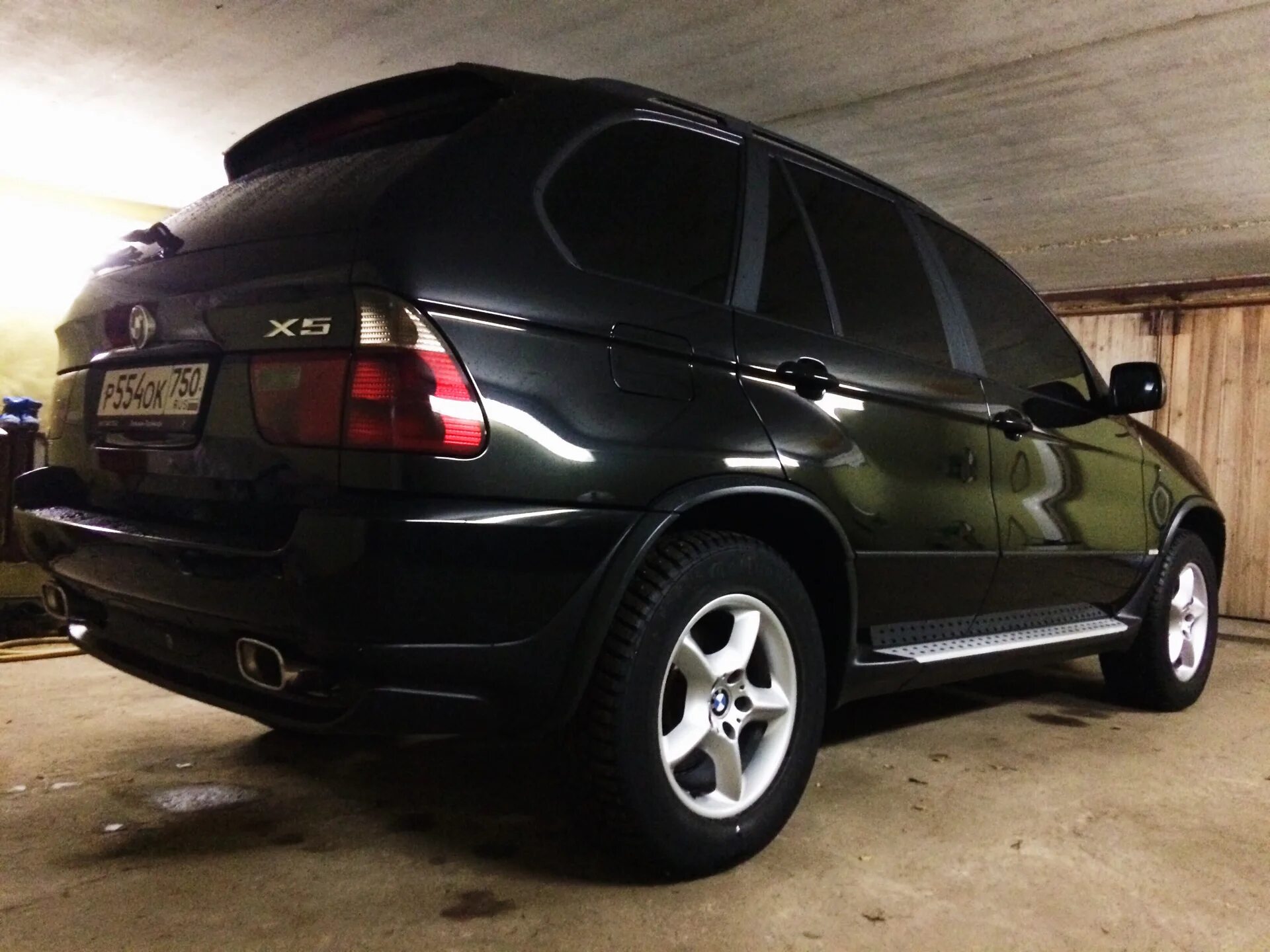 Шины бмв х5 е53. БМВ x5 e53 диски. BMW x5 e53 r17. BMW x5 e53 колеса. BMW x5 e53 r19.